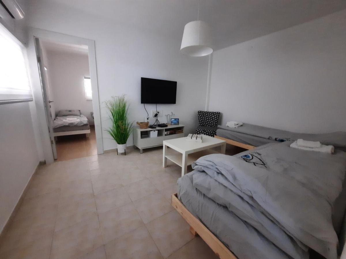 Akhva Accommodation Unit-אחווה יחידת אירוח Арад Экстерьер фото